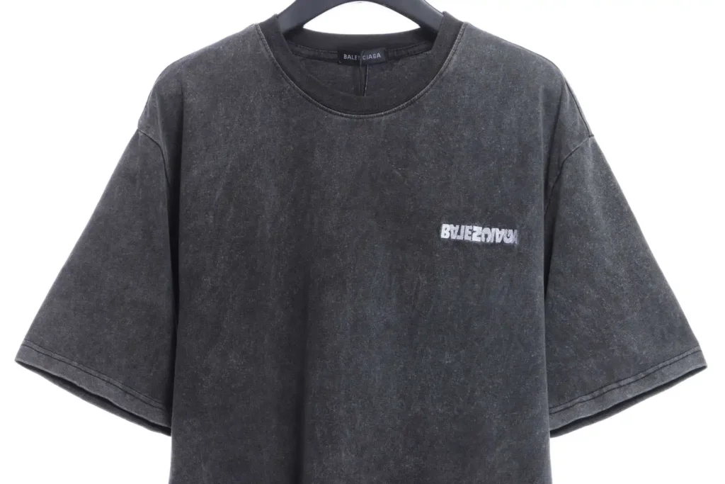 Reverse letter embroidery short sleeve