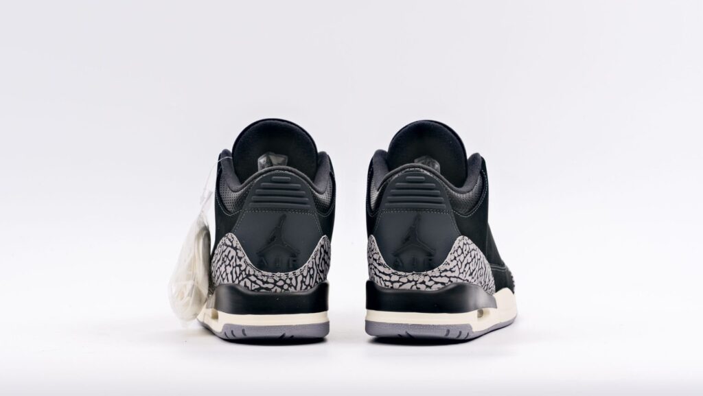 Air Jordan 3 Retro Off Noir Replica