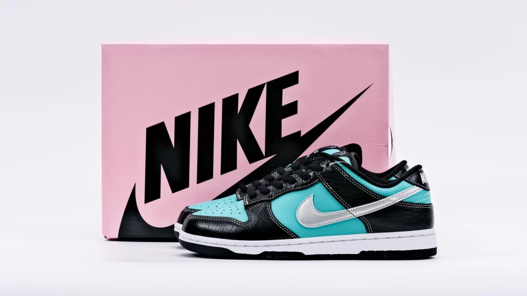 Diamond Supply Co. x Dunk Low Pro SB 'Tiffany' Reps