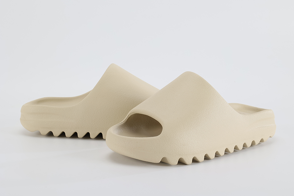 Yeezy Slides 'Bone' Replica