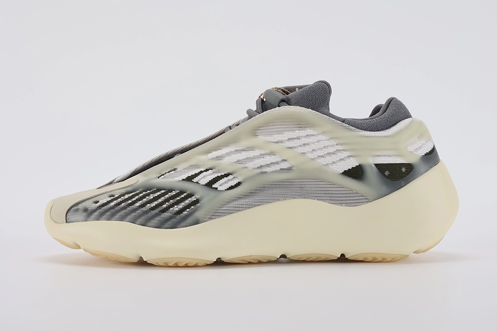 yeezy-700-v3-'fade-salt'-replica